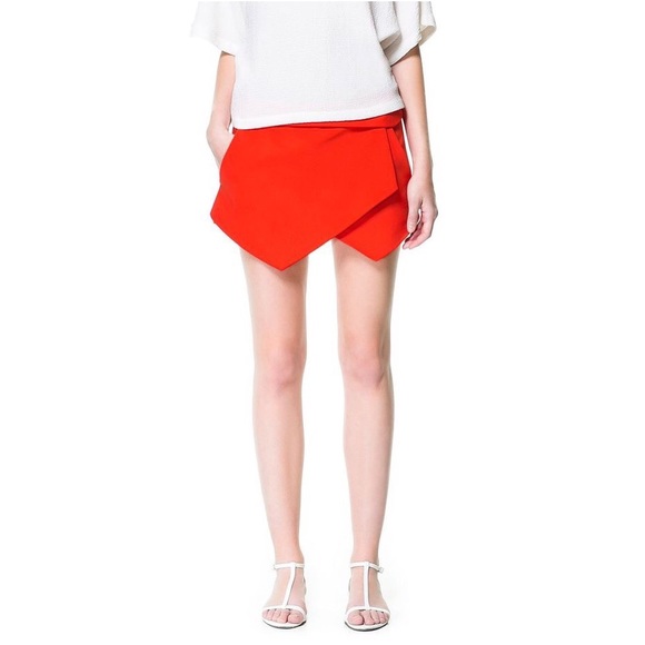 Zara Women’s Red Skort With Asymmetrical Hem - Picture 2 of 7